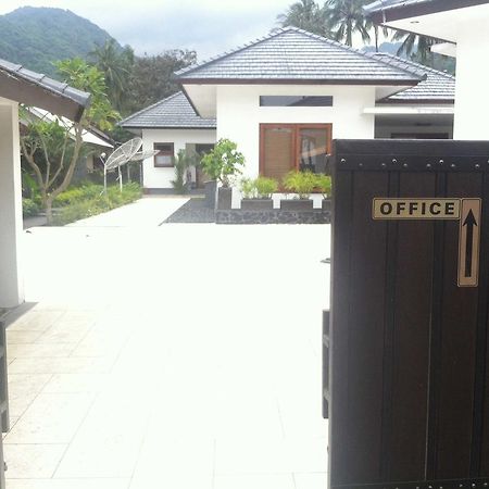 Dream Estate Resort Senggigi Buitenkant foto