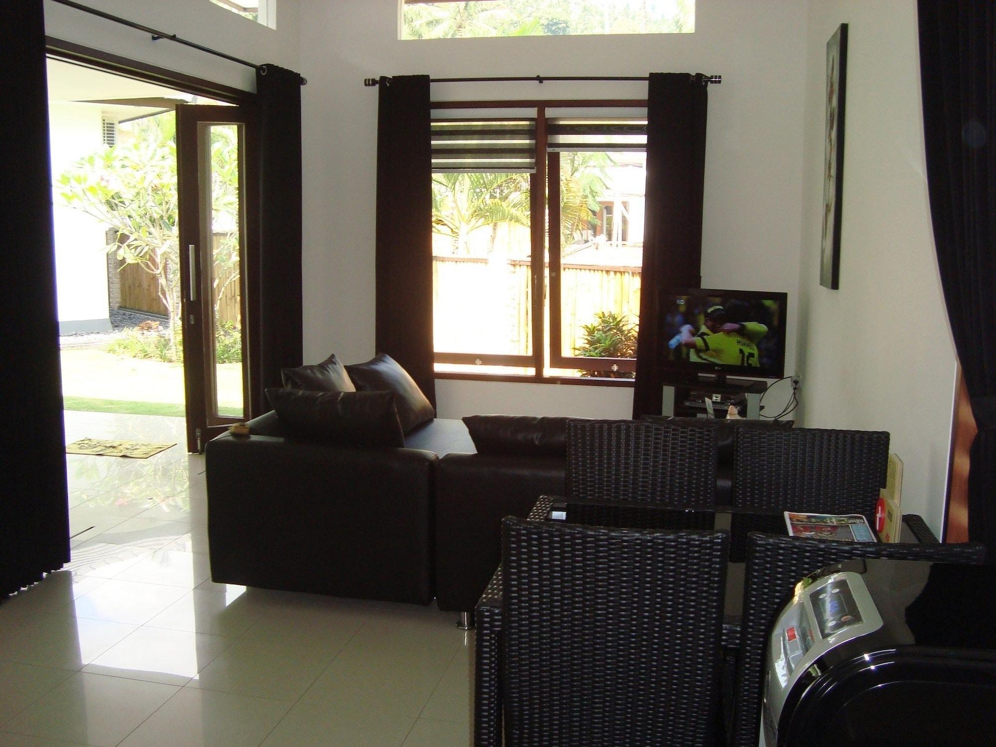 Dream Estate Resort Senggigi Buitenkant foto