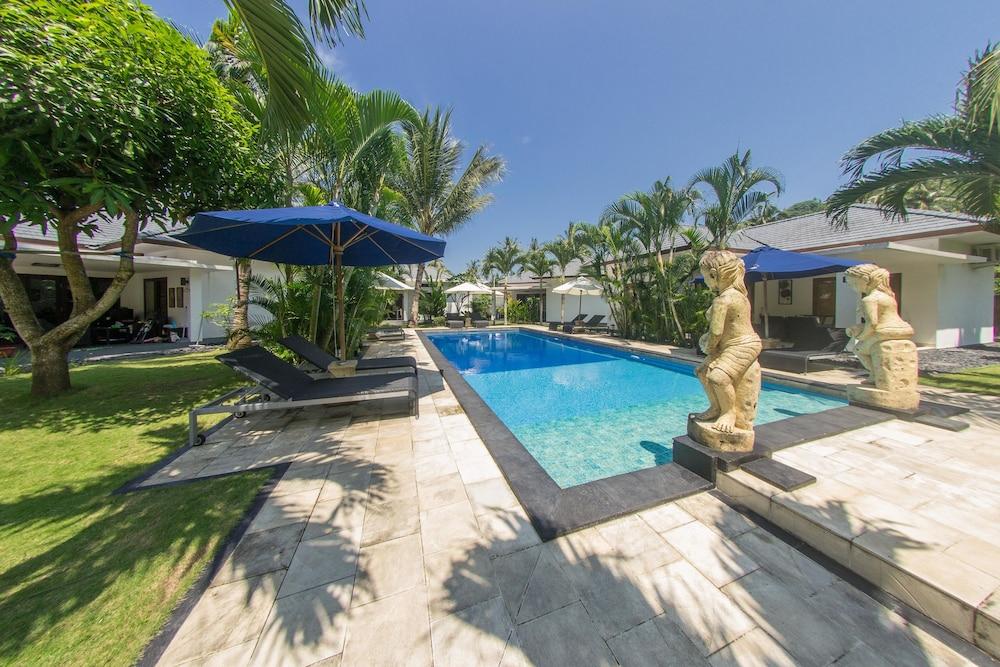 Dream Estate Resort Senggigi Buitenkant foto