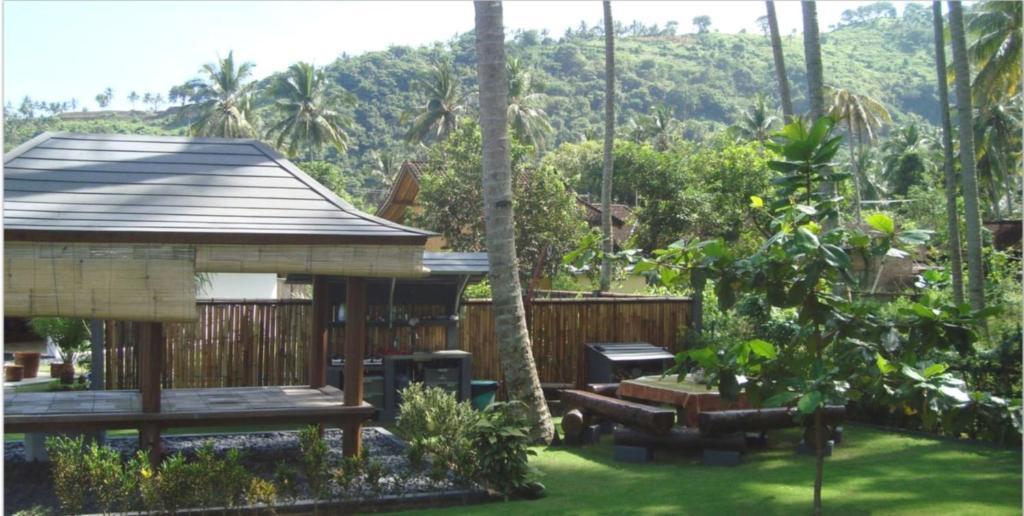 Dream Estate Resort Senggigi Buitenkant foto