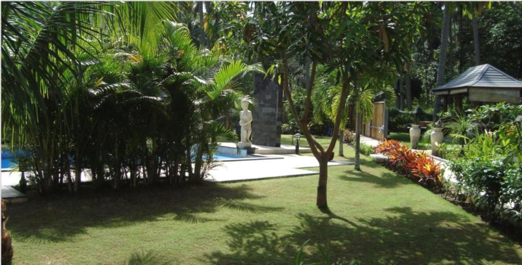 Dream Estate Resort Senggigi Buitenkant foto