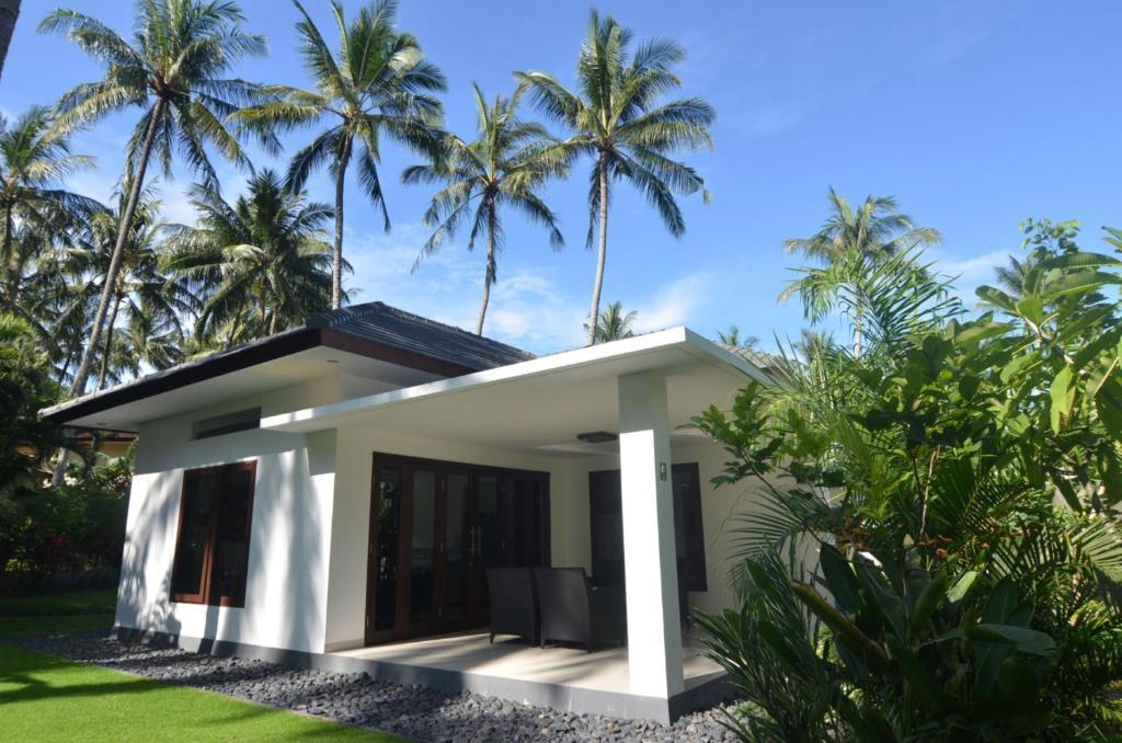 Dream Estate Resort Senggigi Buitenkant foto